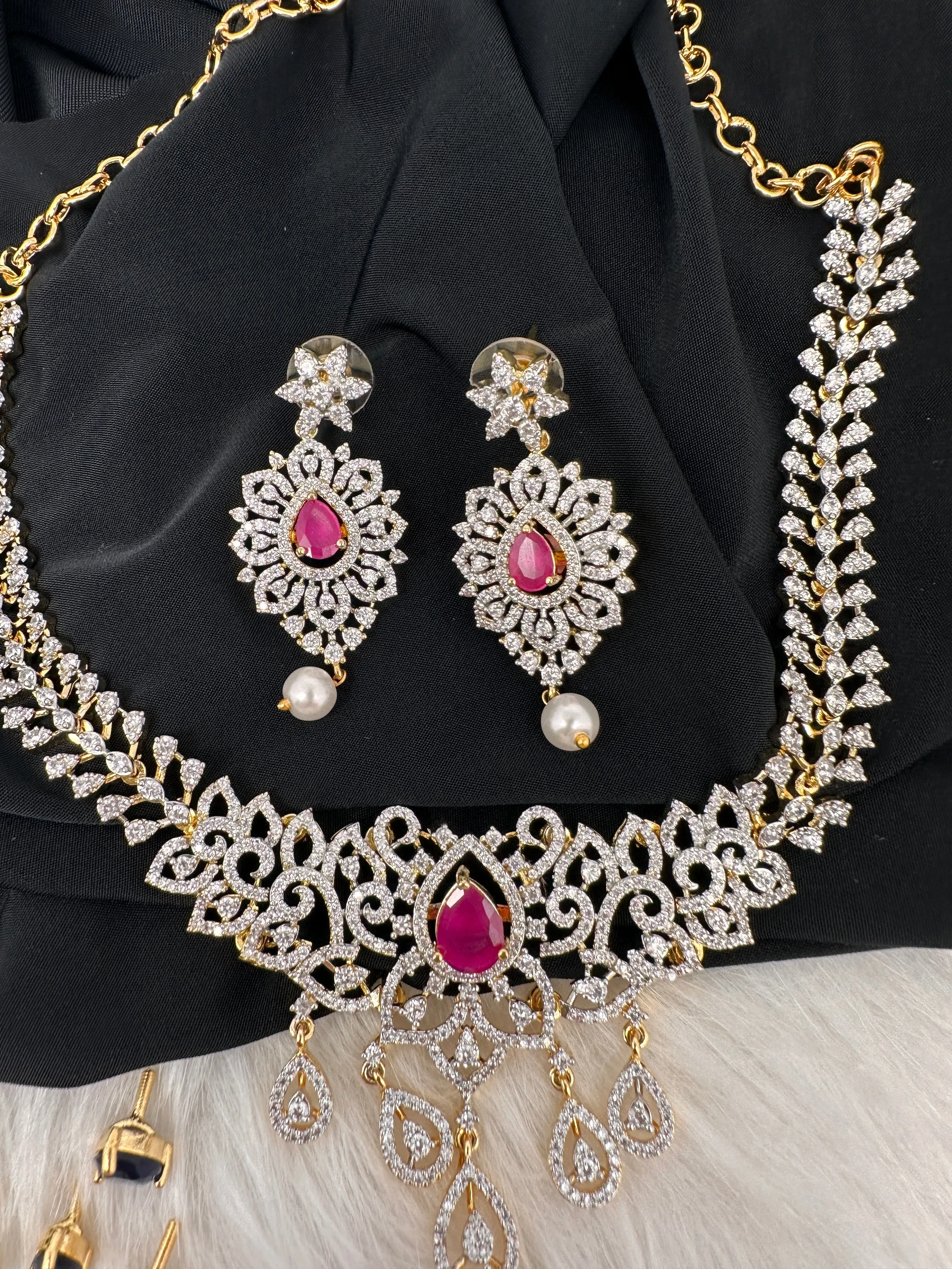 AD Changeable Stones Short Neckline Necklace