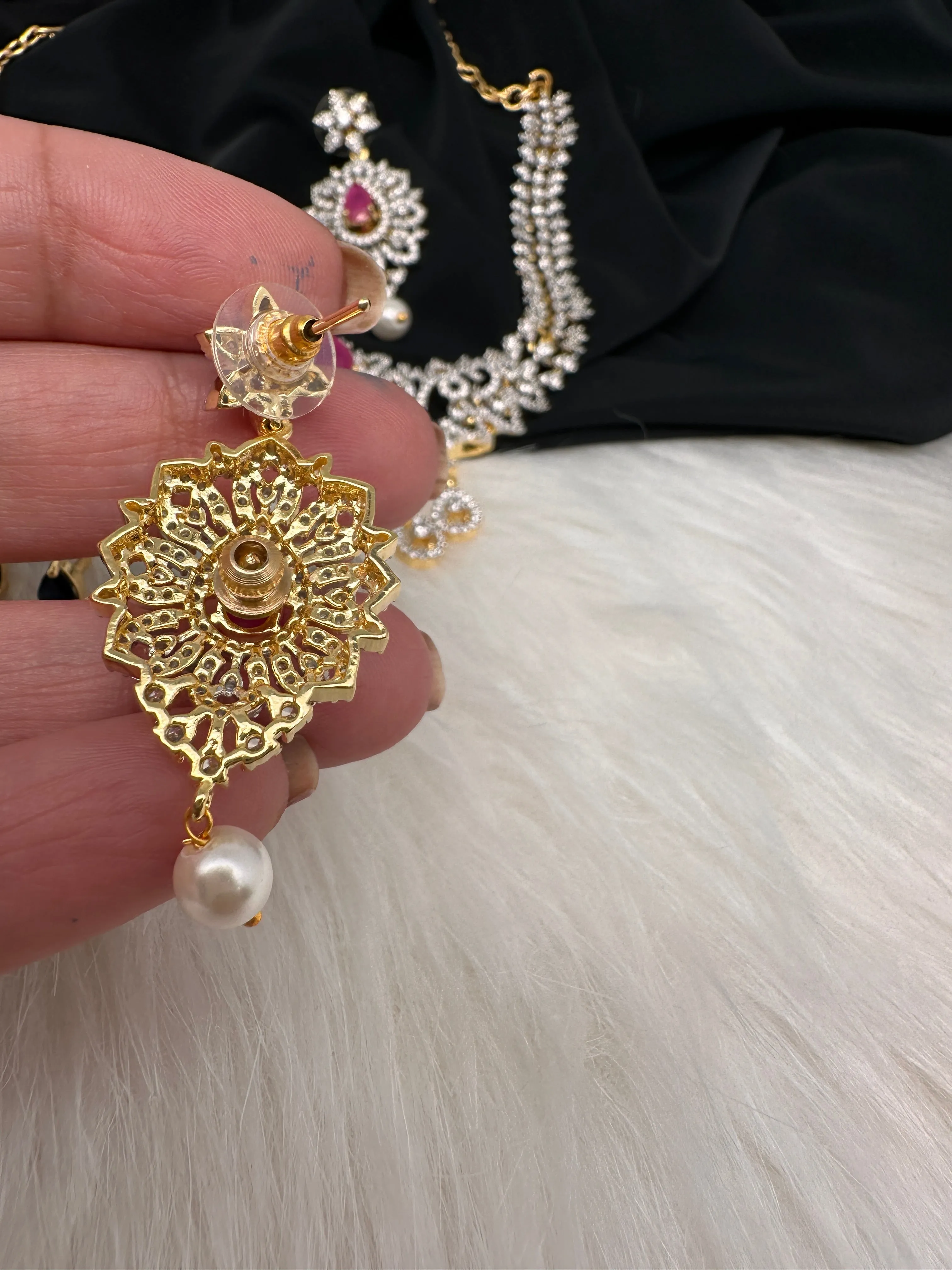 AD Changeable Stones Short Neckline Necklace