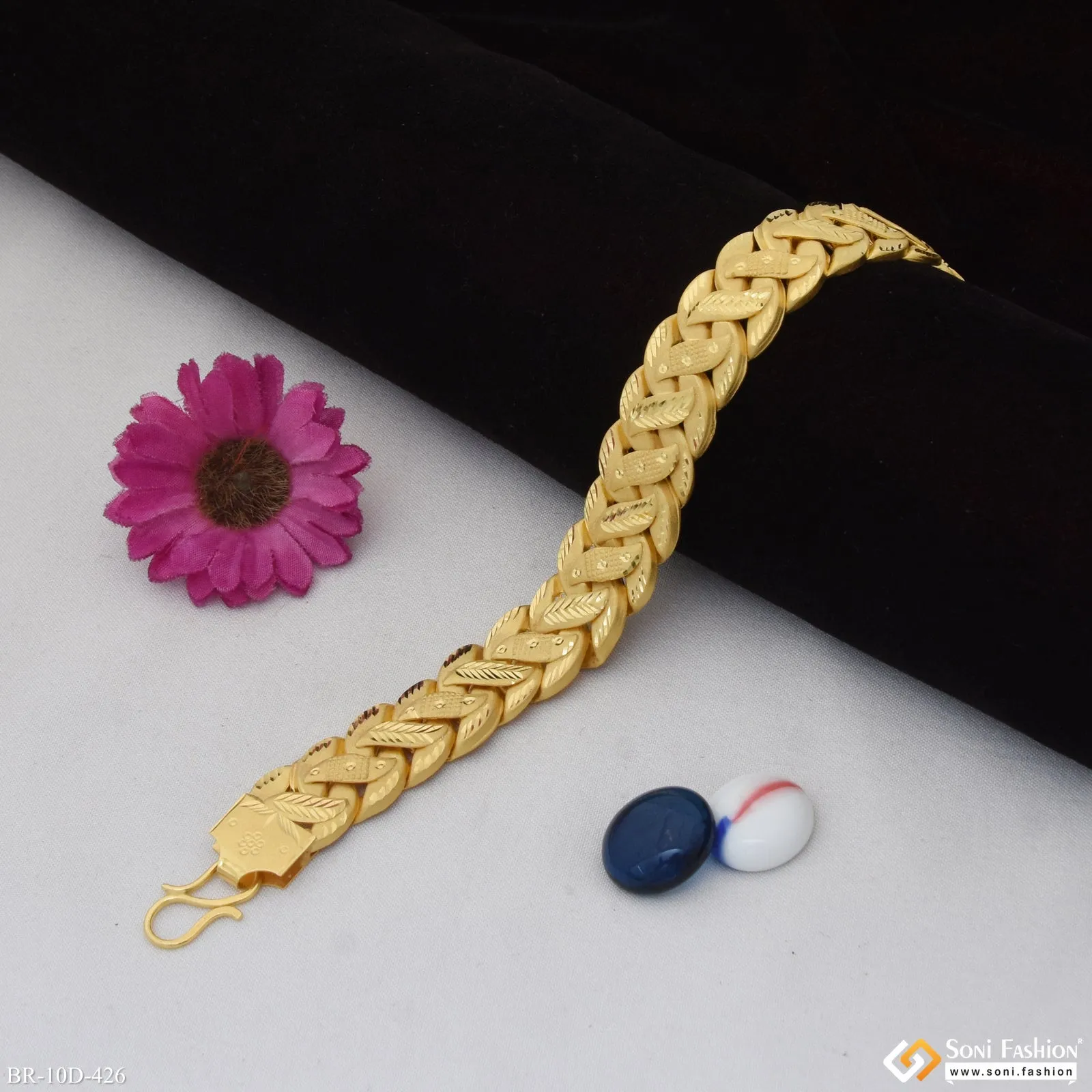Attention-Getting Design Gold Plated Pokal Bracelet for Men - Style D426