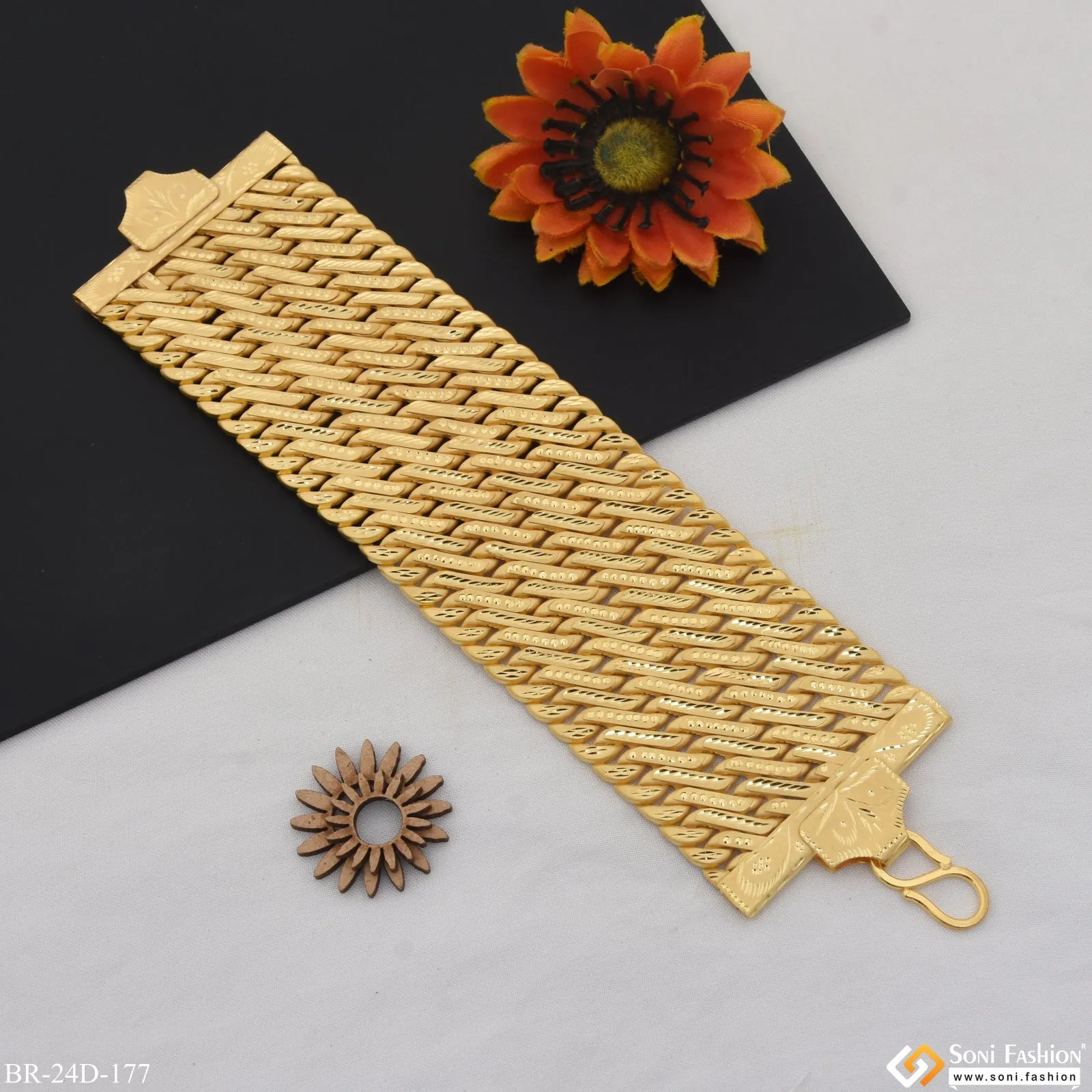 Designer Design Best Quality Gold Plated Pokal Bracelet for Men - Style D177