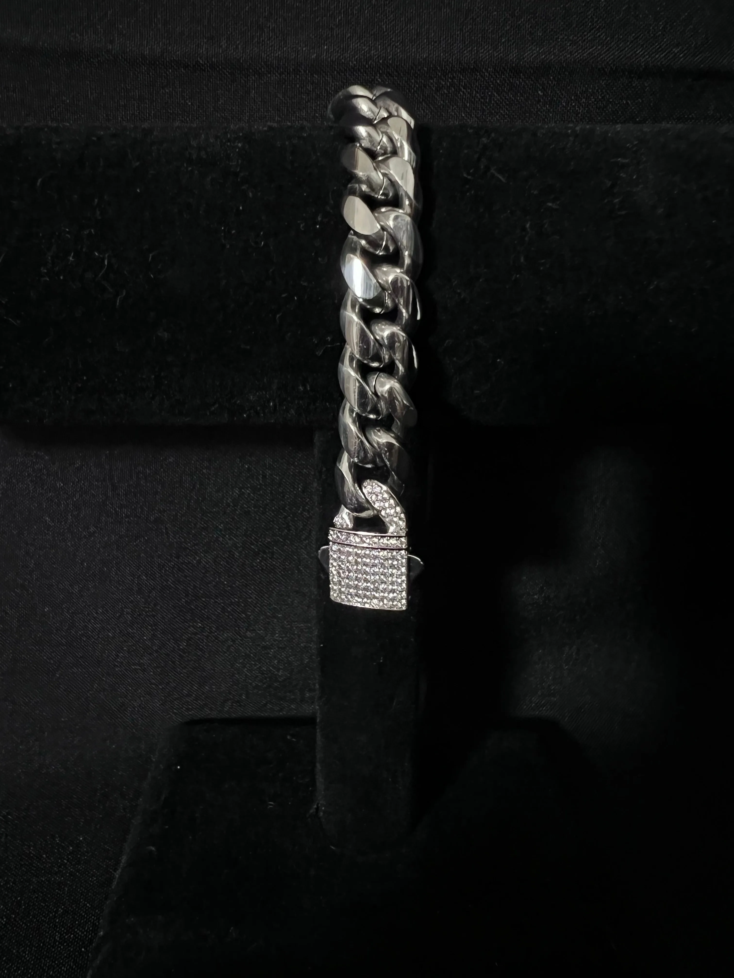 Iced clasp Cuban bracelet - white gold