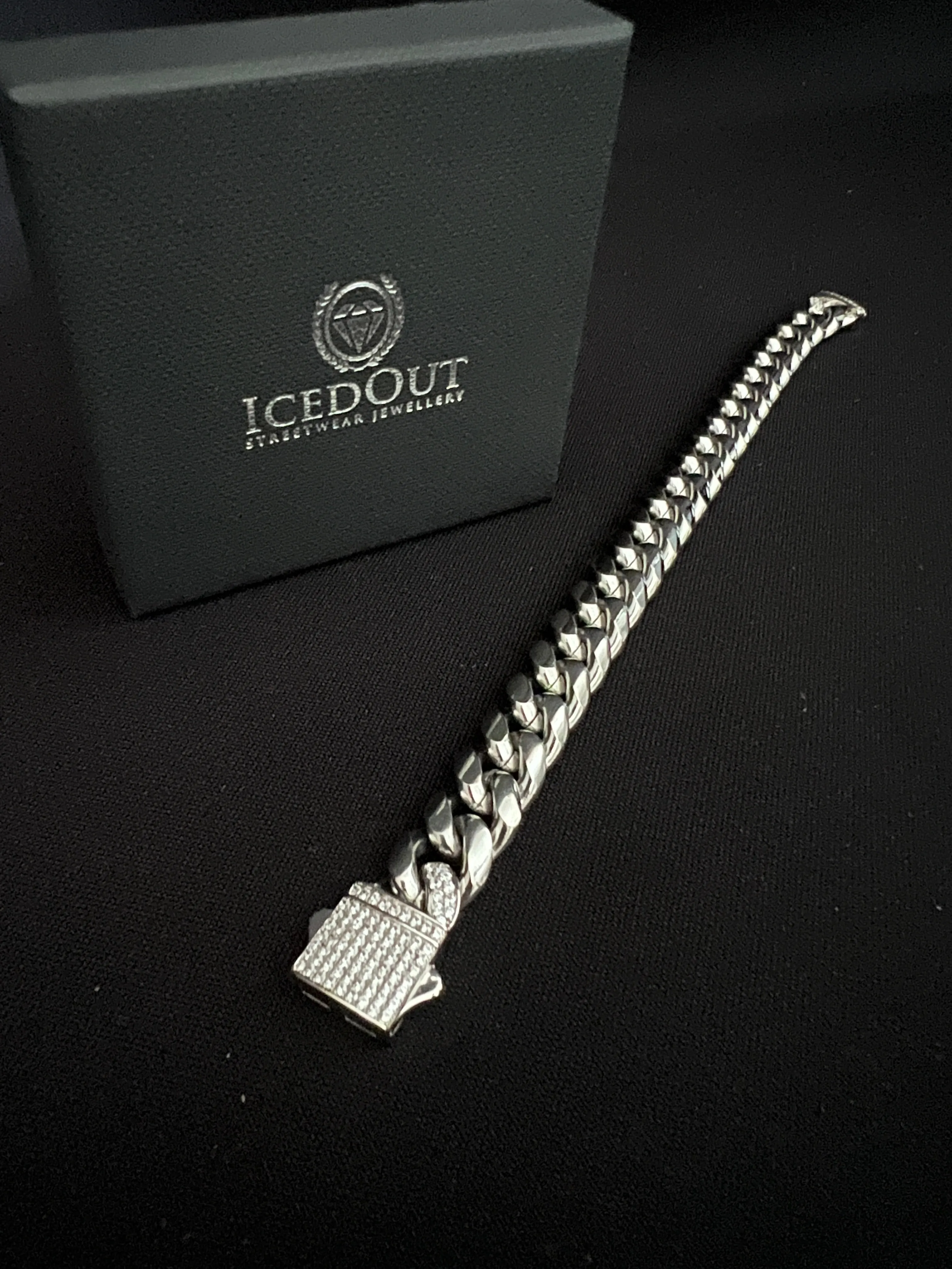Iced clasp Cuban bracelet - white gold