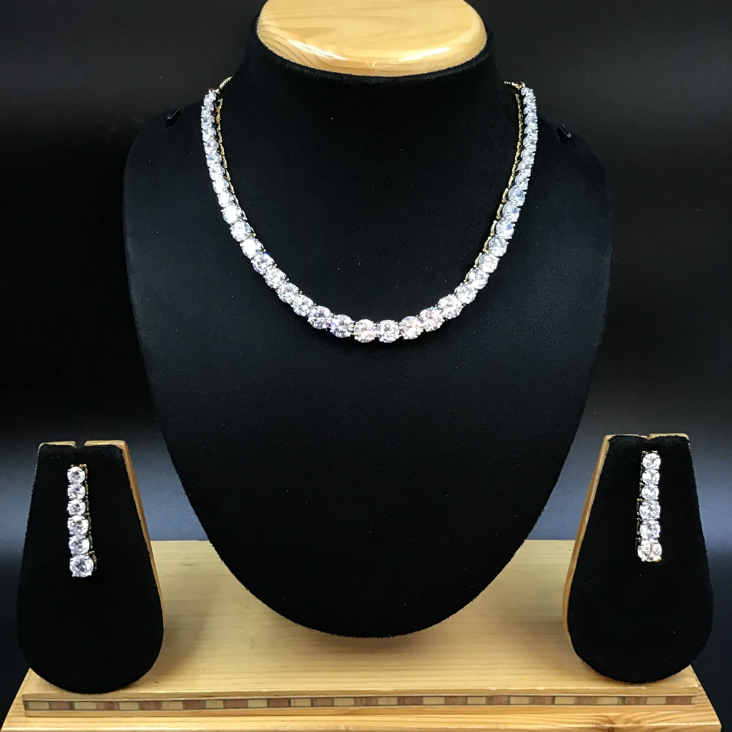 Single Line Round Neck Zircon/AD Necklace 3269-08