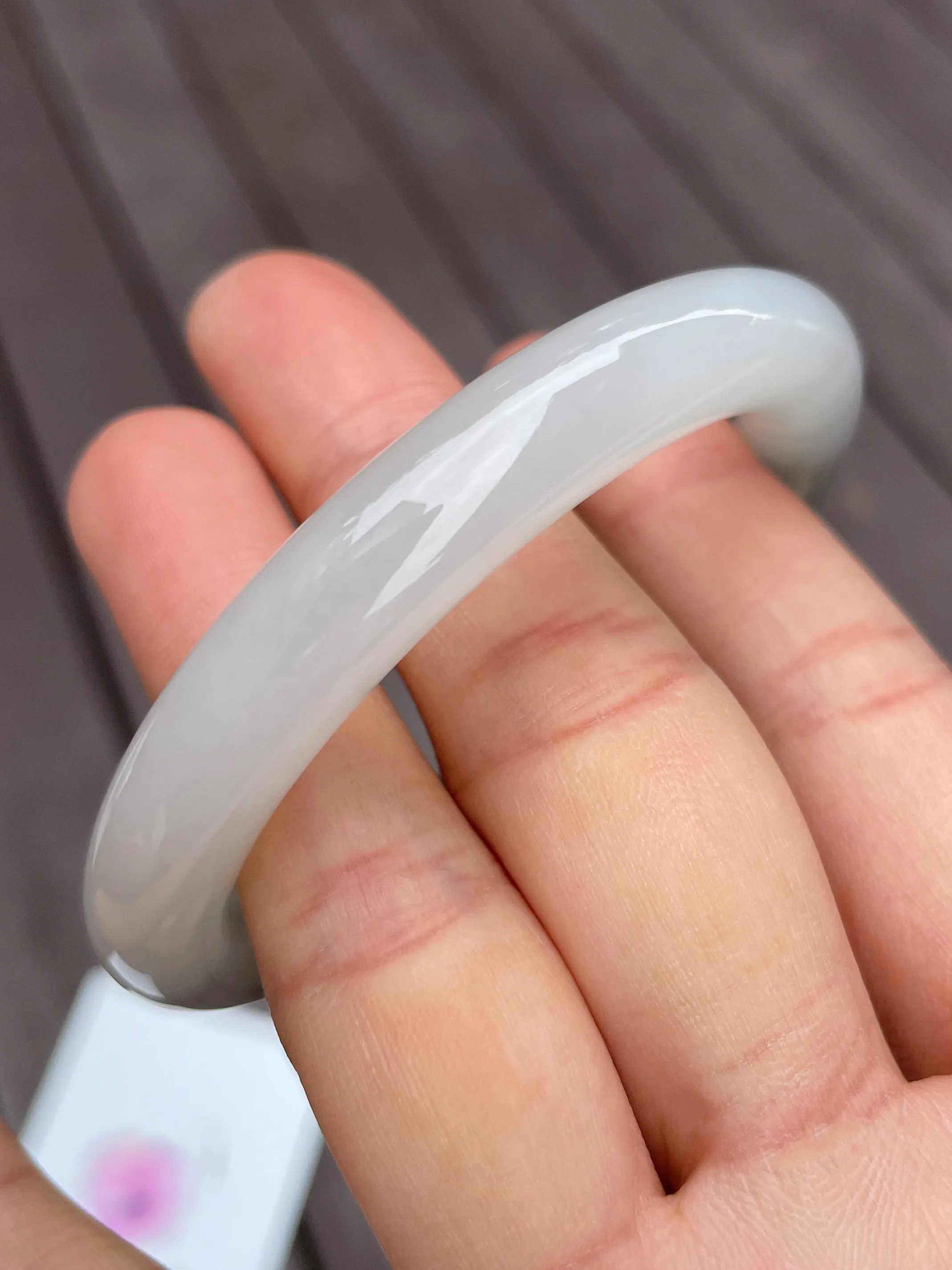 White and Grey Nephrite Bangle | 55mm (NJBA040)