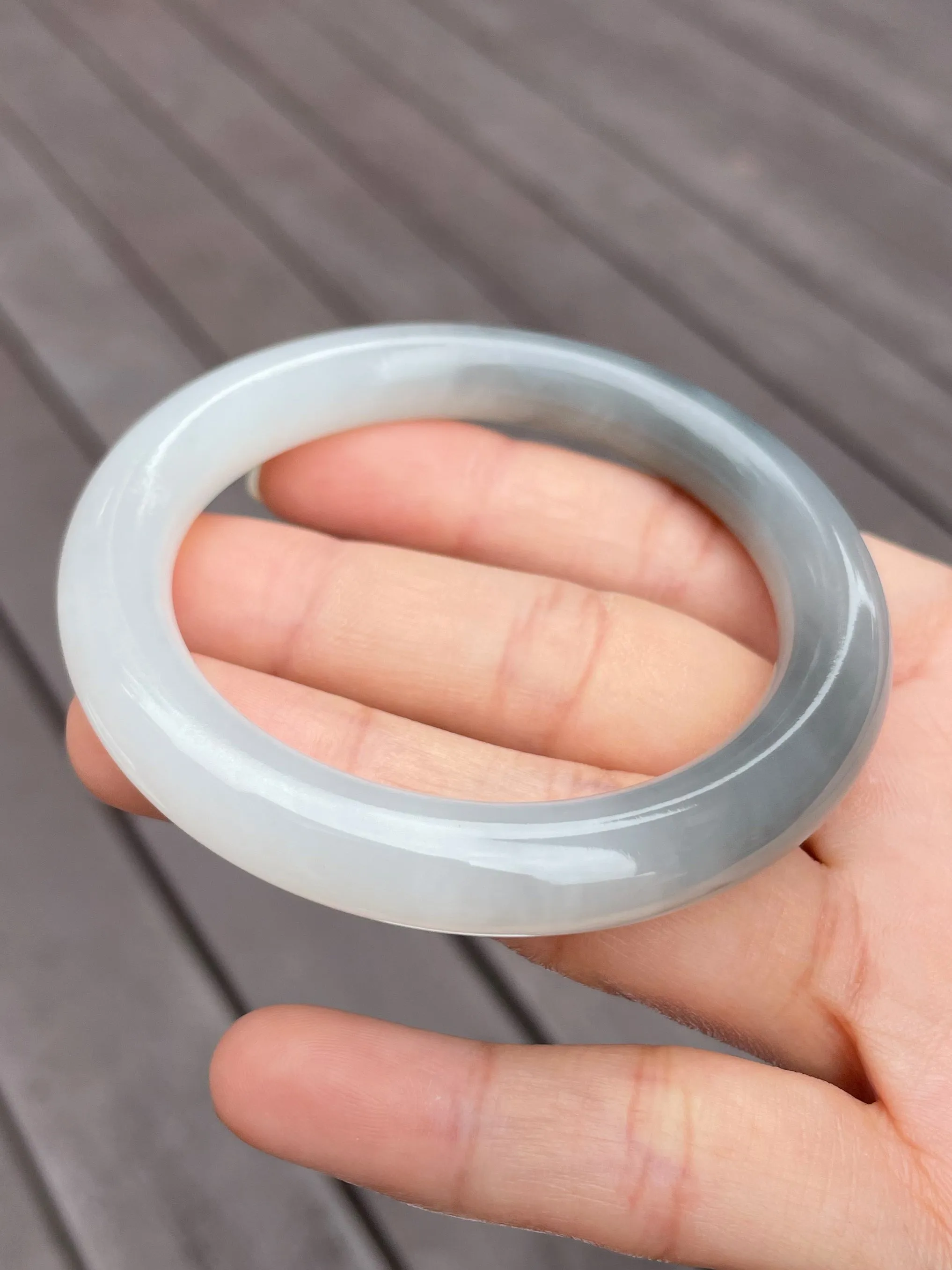 White and Grey Nephrite Bangle | 55mm (NJBA040)